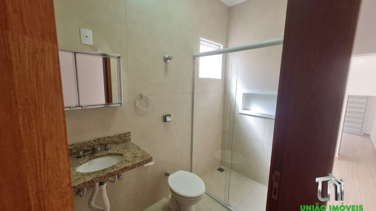 Imagem Casa com 3 Quartos para Alugar, 132 m² em Aparecida - Bragança Paulista Imagem Casa com 3 Quartos para Alugar, 132 m² em Aparecida - Bragança Paulista