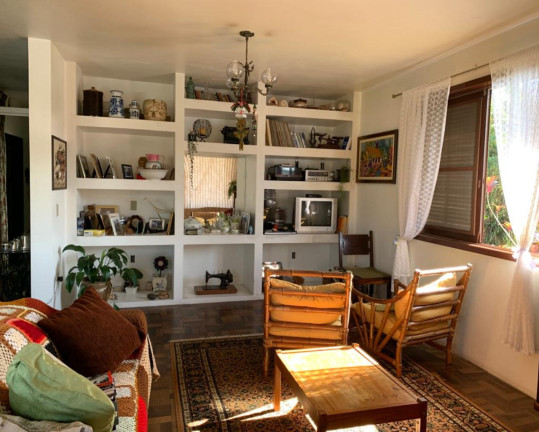 Imagem Casa com 3 Quartos à Venda, 220 m² em Saguaçu - Joinville