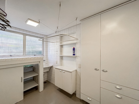 Imagem Apartamento com 3 Quartos à Venda, 182 m² em Moinhos De Vento - Porto Alegre Imagem Apartamento com 3 Quartos à Venda, 182 m² em Moinhos De Vento - Porto Alegre