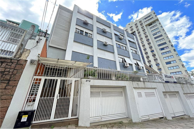 Imagem Imóvel com 3 Quartos à Venda, em Rio Branco - Porto Alegre Imagem Imóvel com 3 Quartos à Venda, em Rio Branco - Porto Alegre