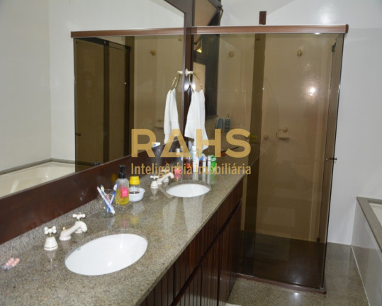 Imagem Casa de Condomínio com 4 Quartos à Venda, 460 m² em Saguaçu - Joinville