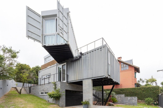 Imagem Casa com 3 Quartos à Venda, 333 m² em Teresópolis - Porto Alegre Imagem Casa com 3 Quartos à Venda, 333 m² em Teresópolis - Porto Alegre