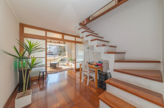 Imagem Imóvel com 2 Quartos à Venda, 200 m² em Petrópolis - Porto Alegre