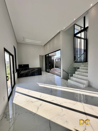 Imagem Casa de Condomínio com 3 Quartos à Venda, 243 m² em Condomínio Belvedere Ii - Cuiabá Imagem Casa de Condomínio com 3 Quartos à Venda, 243 m² em Condomínio Belvedere Ii - Cuiabá