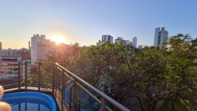 Imagem Cobertura com 3 Quartos à Venda, 197 m² em Petrópolis - Porto Alegre Imagem Cobertura com 3 Quartos à Venda, 197 m² em Petrópolis - Porto Alegre