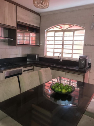 Sobrado com 3 Quartos à Venda ou Locação, 166 m² em Campos De São José - São José Dos Campos