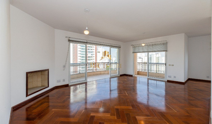 Apartamento com 4 Quartos para Alugar, 166 m² em Moema - São Paulo