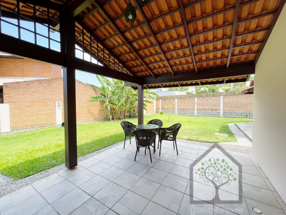 Imagem Casa com 3 Quartos à Venda, 250 m² em Sambaqui - Florianópolis Imagem Casa com 3 Quartos à Venda, 250 m² em Sambaqui - Florianópolis
