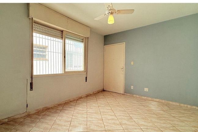 Imagem Imóvel com 2 Quartos à Venda, 65 m² em Cristal - Porto Alegre Imagem Imóvel com 2 Quartos à Venda, 65 m² em Cristal - Porto Alegre