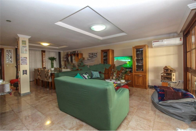 Imagem Casa com 3 Quartos à Venda, em Medianeira - Porto Alegre Imagem Casa com 3 Quartos à Venda, em Medianeira - Porto Alegre