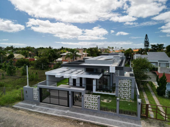 Imagem Casa com 4 Quartos à Venda, 235 m² em Atlantida - Capao Da Canoa Imagem Casa com 4 Quartos à Venda, 235 m² em Atlantida - Capao Da Canoa