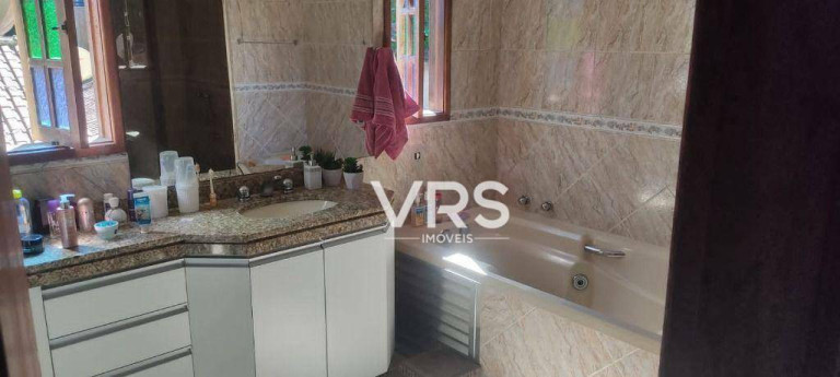 Imagem Casa com 4 Quartos à Venda, 219 m² em Albuquerque - Teresópolis Imagem Casa com 4 Quartos à Venda, 219 m² em Albuquerque - Teresópolis