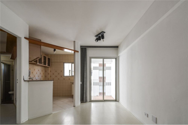 Imagem Imóvel com 1 Quarto à Venda, em Moema - São Paulo Imagem Imóvel com 1 Quarto à Venda, em Moema - São Paulo