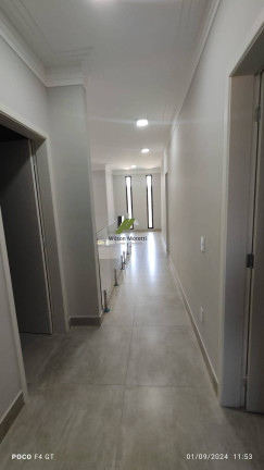 Imagem Casa de Condomínio com 3 Quartos à Venda, 240 m²