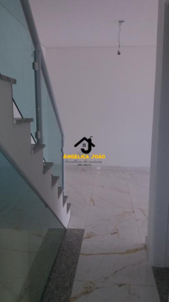 Imagem Casa de Condomínio com 3 Quartos à Venda, 210 m² em Vila Sao Jorge - São Vicente