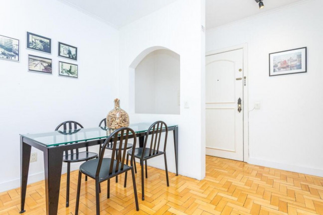 Imagem Imóvel com 2 Quartos à Venda, 84 m² em Menino Deus - Porto Alegre Imagem Imóvel com 2 Quartos à Venda, 84 m² em Menino Deus - Porto Alegre