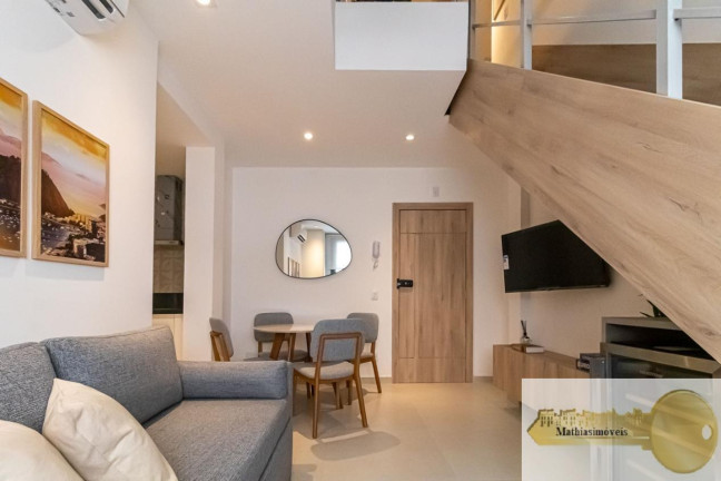 Imagem Apartamento com 2 Quartos à Venda, 68 m² em Copacabana - Rio De Janeiro Imagem Apartamento com 2 Quartos à Venda, 68 m² em Copacabana - Rio De Janeiro