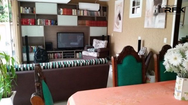 Imagem Casa com 3 Quartos à Venda, 525 m² em Maria Paula - Niterói