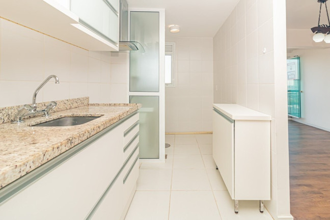 Imagem Imóvel com 3 Quartos à Venda,  em Passo Da Areia - Porto Alegre