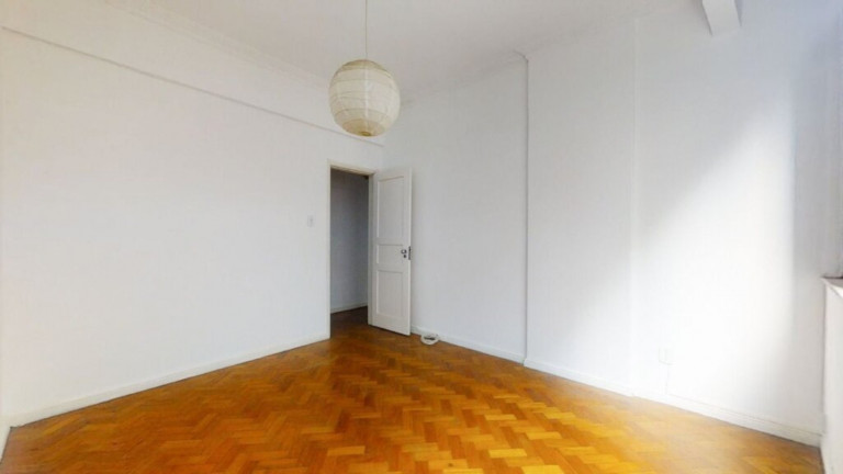Imagem Imóvel com 3 Quartos à Venda, 110 m² em Copacabana - Rio De Janeiro Imagem Imóvel com 3 Quartos à Venda, 110 m² em Copacabana - Rio De Janeiro