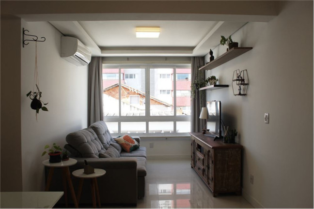 Imagem Imóvel com 2 Quartos à Venda, em Santana - Porto Alegre Imagem Imóvel com 2 Quartos à Venda, em Santana - Porto Alegre