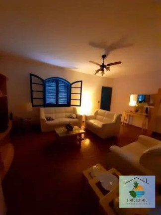 Imagem Casa com 4 Quartos à Venda, em Araruama Imagem Casa com 4 Quartos à Venda, em Araruama
