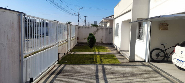 Casa com 2 Quartos à Venda, 240 m² em Universitário - Tijucas