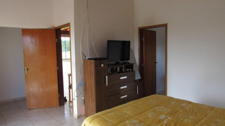Imagem Casa com 2 Quartos à Venda, 229 m² em Estribo - Avaré