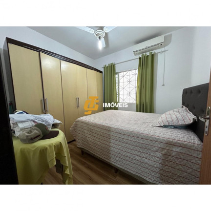 Imagem Casa com 6 Quartos à Venda, 288 m² em Monte Alegre - Camboriú Imagem Casa com 6 Quartos à Venda, 288 m² em Monte Alegre - Camboriú