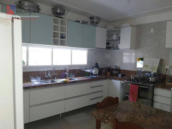 Imagem Casa com 5 Quartos à Venda, 228 m² em Lagoa Nova - Natal