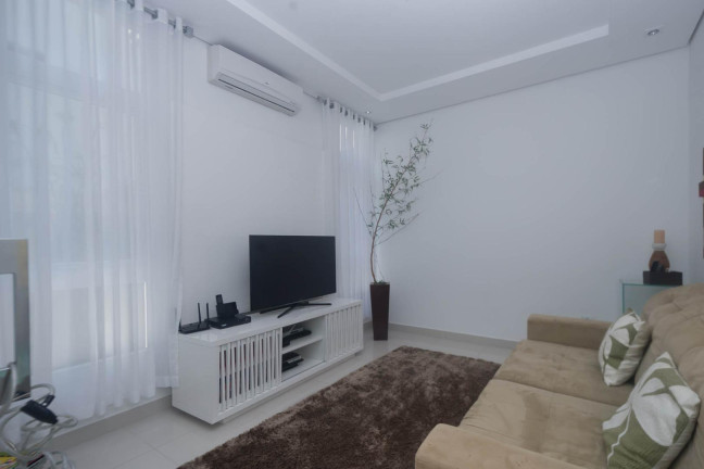 Imagem Imóvel com 7 Quartos à Venda, em Riviera - Bertioga Imagem Imóvel com 7 Quartos à Venda, em Riviera - Bertioga