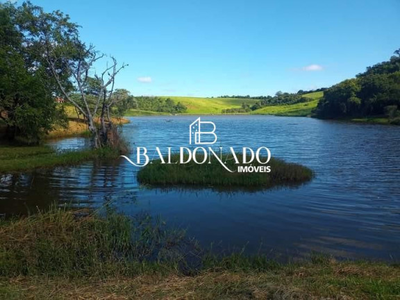 Imagem Imóvel com 4 Quartos à Venda, 726.000 m² em Centro - Monte Sião Imagem Imóvel com 4 Quartos à Venda, 726.000 m² em Centro - Monte Sião