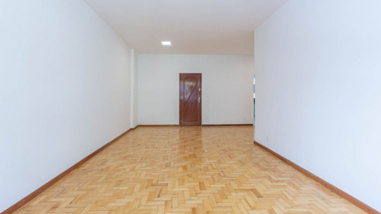 Imagem Imóvel com 3 Quartos à Venda, 128 m² em Copacabana - Rio De Janeiro Imagem Imóvel com 3 Quartos à Venda, 128 m² em Copacabana - Rio De Janeiro
