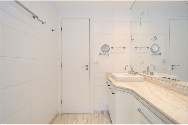 Imagem Imóvel com 3 Quartos à Venda, em Morumbi - São Paulo Imagem Imóvel com 3 Quartos à Venda, em Morumbi - São Paulo