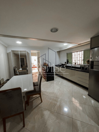 Imagem Casa com 3 Quartos à Venda, 105 m² em Santa Regina - Camboriú