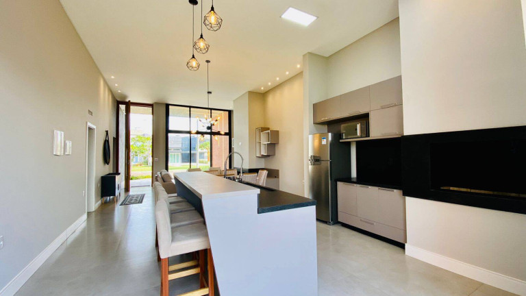 Imagem Casa com 4 Quartos à Venda, em Xangri-lá Imagem Casa com 4 Quartos à Venda, em Xangri-lá