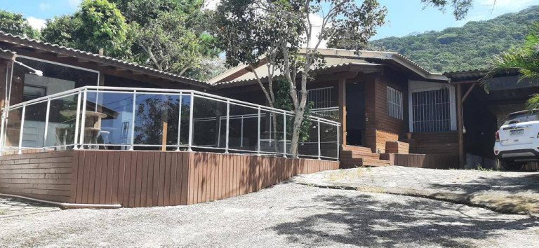 Casa com 3 Quartos à Venda, 750 m² em São João Do Rio Vermelho - Florianópolis
