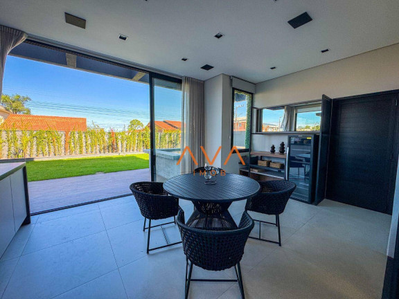 Imagem Casa com 3 Quartos à Venda, 254 m² em Rio Vermelho - Florianópolis Imagem Casa com 3 Quartos à Venda, 254 m² em Rio Vermelho - Florianópolis