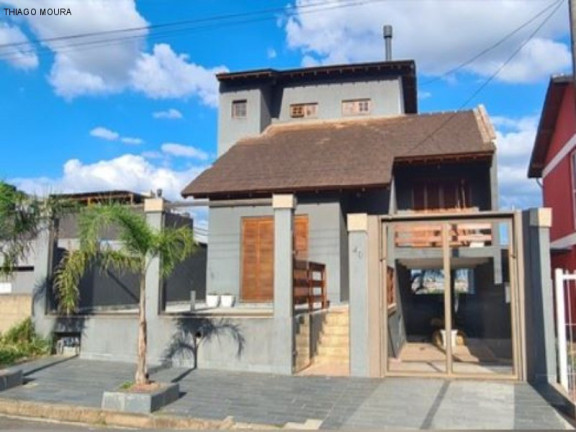 Imagem Imóvel com 3 Quartos à Venda, 240 m² em Verdes Campos - Porto Alegre Imagem Imóvel com 3 Quartos à Venda, 240 m² em Verdes Campos - Porto Alegre