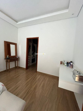 Imagem Casa com 3 Quartos à Venda, 192 m² Imagem Casa com 3 Quartos à Venda, 192 m²