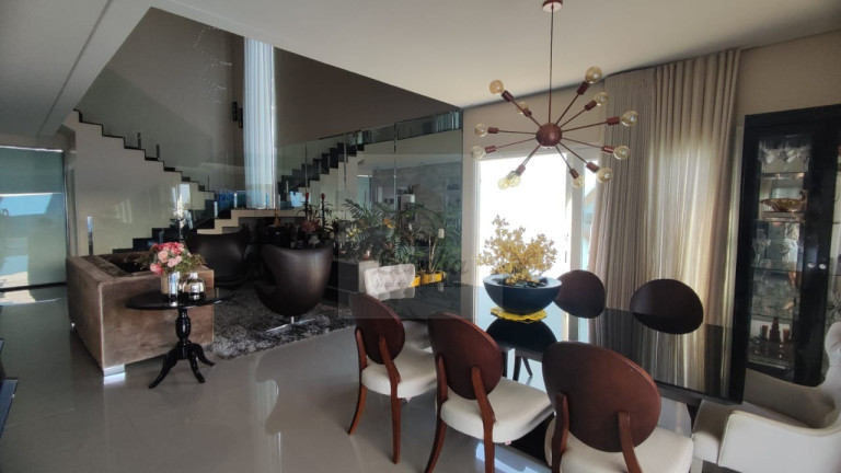 Imagem Casa com 4 Quartos à Venda, 406 m² em Jardim Itália - Cuiabá Imagem Casa com 4 Quartos à Venda, 406 m² em Jardim Itália - Cuiabá