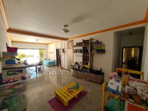 Imagem Casa com 6 Quartos à Venda, em Manaus Imagem Casa com 6 Quartos à Venda, em Manaus