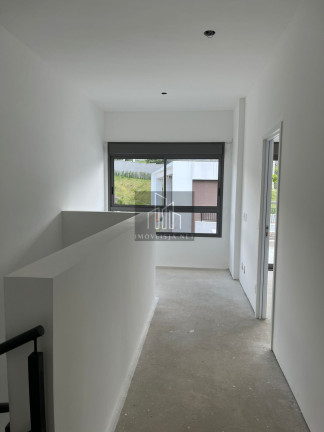 Imagem Casa com 3 Quartos à Venda, 200 m² em Tamboré - Santana De Parnaíba Imagem Casa com 3 Quartos à Venda, 200 m² em Tamboré - Santana De Parnaíba