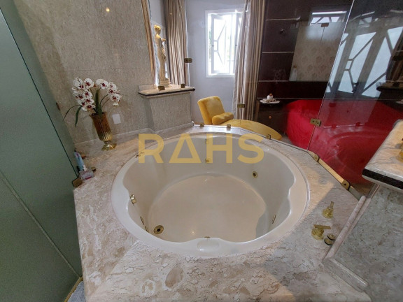 Imagem Casa com 3 Quartos à Venda, 270 m² em Costa E Silva - Joinville