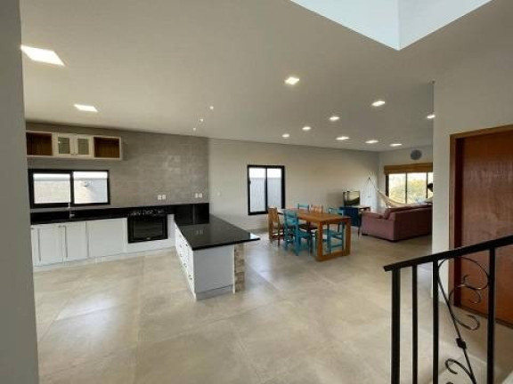 Imagem Casa com 4 Quartos à Venda, 223 m² em Parque Residencial Maria Elmira - Caçapava Imagem Casa com 4 Quartos à Venda, 223 m² em Parque Residencial Maria Elmira - Caçapava