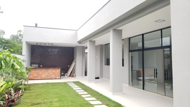 Imagem Casa com 3 Quartos à Venda, 264 m² em Bairro Do Grama - Caçapava Imagem Casa com 3 Quartos à Venda, 264 m² em Bairro Do Grama - Caçapava