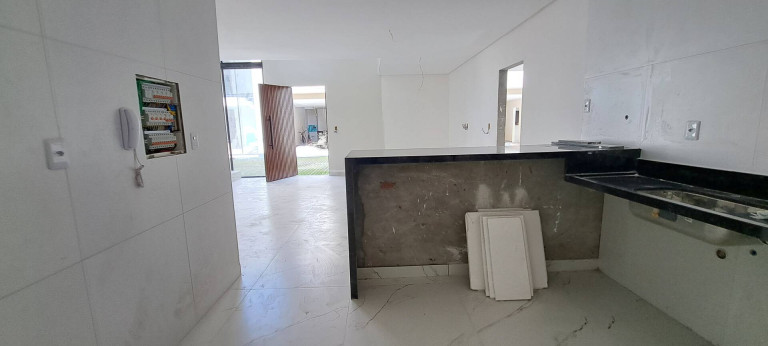 Imagem Casa com 4 Quartos à Venda, 180 m² em Buraquinho - Lauro De Freitas