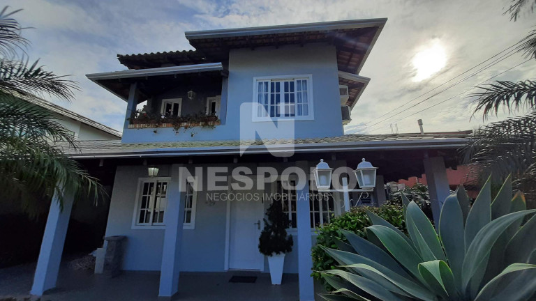 Imagem Casa com 3 Quartos à Venda, 348 m² em Praia Dos Amores - Balneario Camboriu Imagem Casa com 3 Quartos à Venda, 348 m² em Praia Dos Amores - Balneario Camboriu