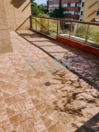 Imagem Imóvel com 3 Quartos à Venda, 214 m² em Jardim Lindóia - Porto Alegre Imagem Imóvel com 3 Quartos à Venda, 214 m² em Jardim Lindóia - Porto Alegre