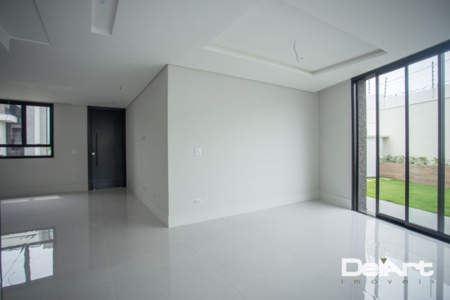 Imagem Casa com 3 Quartos à Venda, 226 m² em Uberaba - Curitiba Imagem Casa com 3 Quartos à Venda, 226 m² em Uberaba - Curitiba